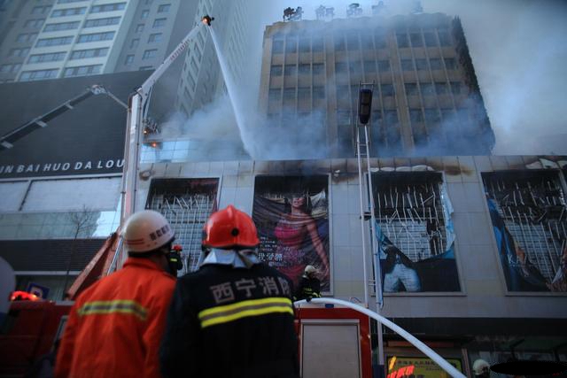 防火電纜:火災(zāi)時(shí)數(shù)據(jù)保全的衛(wèi)士 防火電纜:火災(zāi)時(shí)數(shù)據(jù)保全的衛(wèi)士