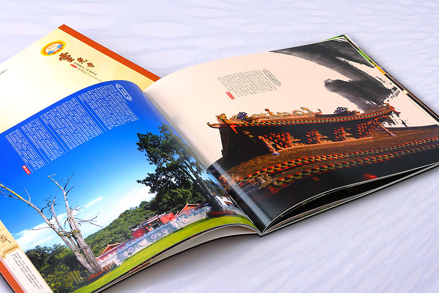 黑眼睛廣告為靈光寺景區(qū)設計印刷的大型畫冊之內頁展示2