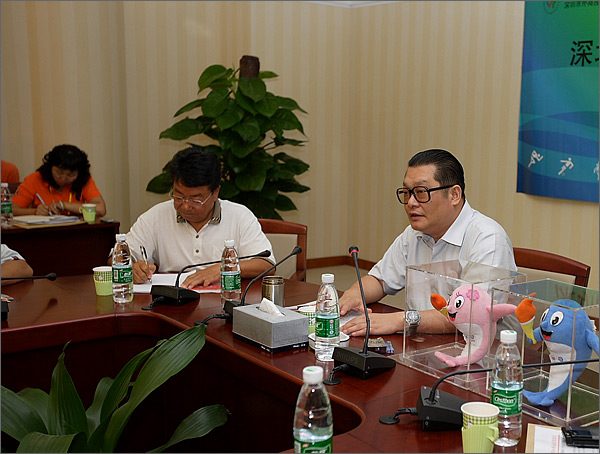外運會組委會副主任、中國國際投資促進會副會長、深圳市國際投資促進會會長李清森（中間）